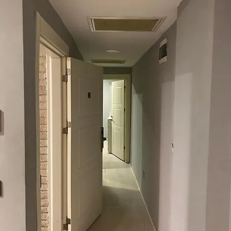 Adams Apart Otel *
